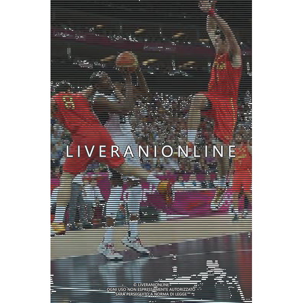 (120812) -- LONDON, Aug. 12, 2012 () -- Players compete in men\'s basketball gold medal match between USA and Spain, at London 2012 Olympic Games in London, Britain, on August 12, 2012. (/Meng Yongmin) (nxl) ©PHOTOSHOT/AGENZIA ALDO LIVERANI SAS - ITALY ONLY - GIOCHI OLIMPICI, OLIMPIADI LONDRA 2012