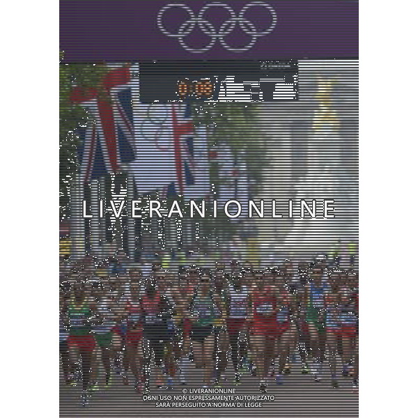 (120812) -- LONDON, Aug. 12, 2012 () -- Athletes compete in men\'s marathon competition, at London 2012 Olympic Games in London, Britain, on August 12, 2012. Stephen Kiprotich of Uganda won gold medal. (/Qi Heng) (nxl) ©PHOTOSHOT/AGENZIA ALDO LIVERANI SAS - ITALY ONLY - GIOCHI OLIMPICI, OLIMPIADI LONDRA 2012