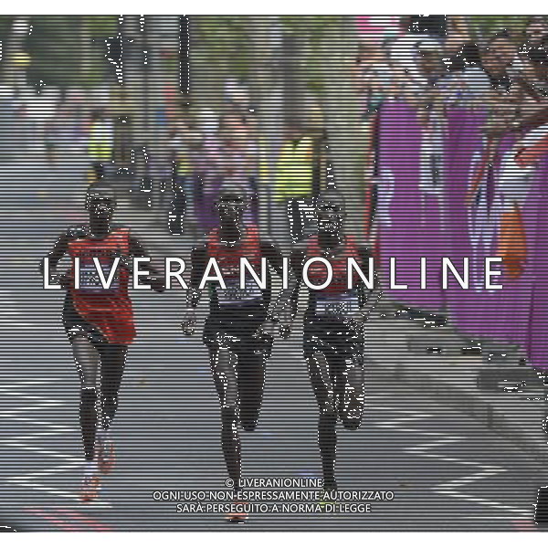 (120812) -- LONDON, Aug. 12, 2012 () -- Stephen Kiprotich of Uganda (L), Abel Kirui of Kenya (R) and Wilson Kipsang Kiprotich of Kenya take part in men\'s marathon competition, at London 2012 Olympic Games in London, Britain, on August 12, 2012. Stephen Kiprotich of Uganda won gold medal. (/Qi Heng) (nxl) ©PHOTOSHOT/AGENZIA ALDO LIVERANI SAS - ITALY ONLY - GIOCHI OLIMPICI, OLIMPIADI LONDRA 2012