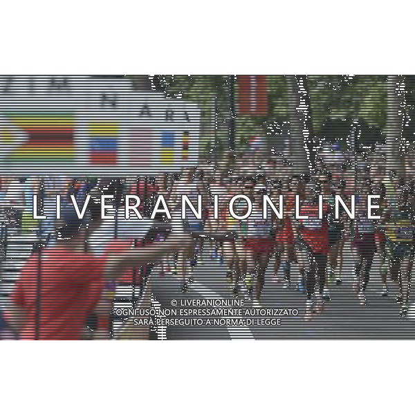 (120812) -- LONDON, Aug. 12, 2012 () -- Athletes compete in men\'s marathon competition, at London 2012 Olympic Games in London, Britain, on August 12, 2012. Stephen Kiprotich of Uganda won gold medal. (/Qi Heng) (nxl) ©PHOTOSHOT/AGENZIA ALDO LIVERANI SAS - ITALY ONLY - GIOCHI OLIMPICI, OLIMPIADI LONDRA 2012