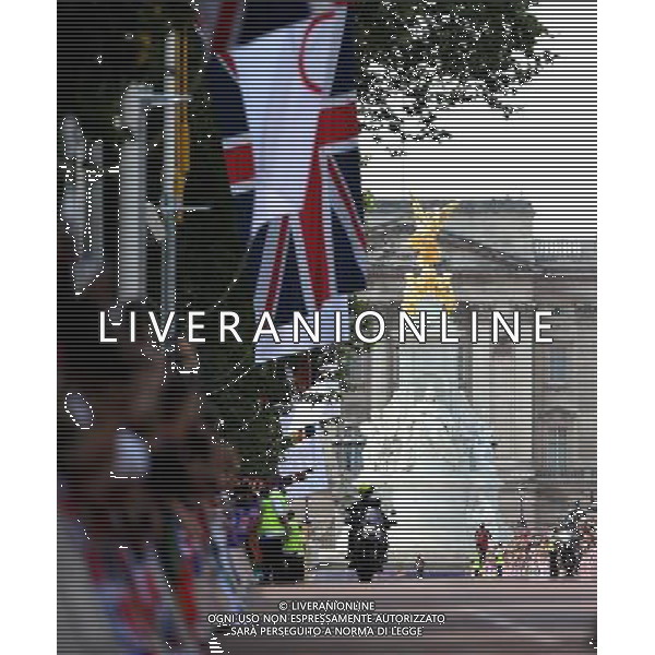 (120812) -- LONDON, Aug. 12, 2012 () -- Stephen Kiprotich of Uganda takes part in men\'s marathon competition, at London 2012 Olympic Games in London, Britain, on August 12, 2012. Stephen Kiprotich of Uganda won gold medal. (/Liao Yujie) (nxl) ©PHOTOSHOT/AGENZIA ALDO LIVERANI SAS - ITALY ONLY - GIOCHI OLIMPICI, OLIMPIADI LONDRA 2012