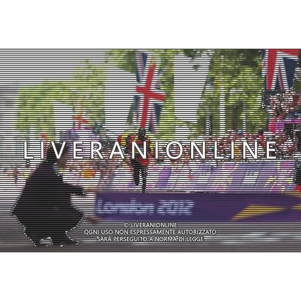 (120812) -- LONDON, Aug. 12, 2012 () -- Stephen Kiprotich of Uganda takes part in men\'s marathon competition, at London 2012 Olympic Games in London, Britain, on August 12, 2012. Stephen Kiprotich of Uganda won gold medal. (/Liao Yujie) (nxl) ©PHOTOSHOT/AGENZIA ALDO LIVERANI SAS - ITALY ONLY - GIOCHI OLIMPICI, OLIMPIADI LONDRA 2012