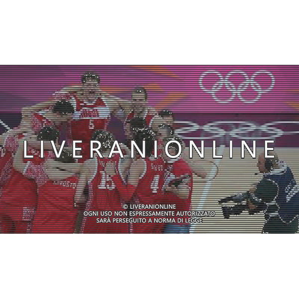 (120812) -- LONDON, Aug. 12, 2012 () -- Russian players celebrate after men\'s basketball bronze medal match between Argentina and Russia, at London 2012 Olympic Games in London, Britain, on August 12, 2012. Russia won 81-77. (/Yin Gang) (nxl) ©PHOTOSHOT/AGENZIA ALDO LIVERANI SAS - ITALY ONLY - GIOCHI OLIMPICI, OLIMPIADI LONDRA 2012