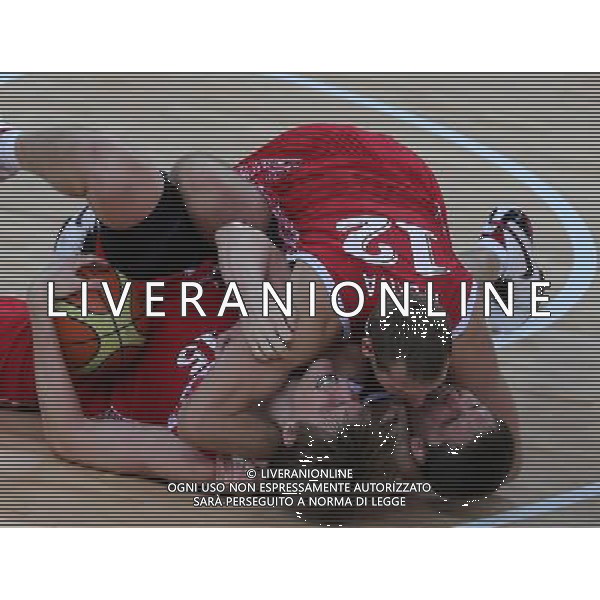 (120812) -- LONDON, Aug. 12, 2012 () -- Russian players celebrate after men\'s basketball bronze medal match between Argentina and Russia, at London 2012 Olympic Games in London, Britain, on August 12, 2012. Russia won 81-77. (/Yin Gang) (nxl) ©PHOTOSHOT/AGENZIA ALDO LIVERANI SAS - ITALY ONLY - GIOCHI OLIMPICI, OLIMPIADI LONDRA 2012