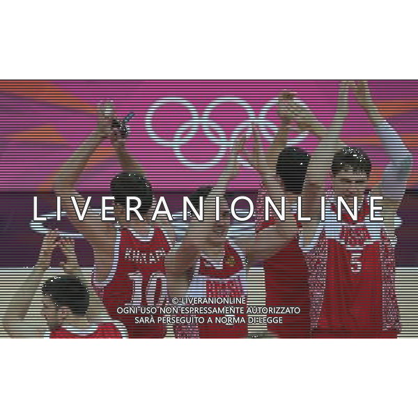 (120812) -- LONDON, Aug. 12, 2012 () -- Russian players celebrate after men\'s basketball bronze medal match between Argentina and Russia, at London 2012 Olympic Games in London, Britain, on August 12, 2012. Russia won 81-77. (/Yin Gang) (nxl) ©PHOTOSHOT/AGENZIA ALDO LIVERANI SAS - ITALY ONLY - GIOCHI OLIMPICI, OLIMPIADI LONDRA 2012