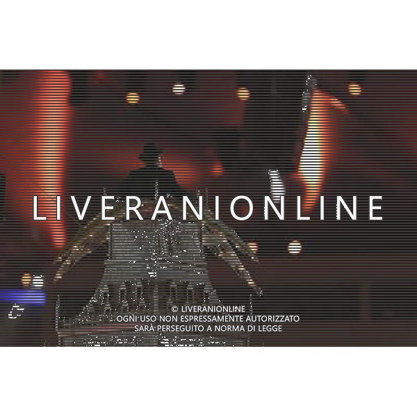 (120812) -- LONDON, Aug. 12, 2012 () -- Photo taken on August 12, 2012 shows British actor Timothy Spall poses as late former prime minister Winston Churchill at the top of a replica of the tower housing Big Ben during the closing ceremony of the London 2012 Olympic Games at the Olympic Stadium in London, Britain. (/Jin Liwang) (lm) ©PHOTOSHOT/AGENZIA ALDO LIVERANI SAS - ITALY ONLY - CERIMONIA DI CHIUSURA DEI GIOCHI OLIMPICI, OLIMPIADI LONDRA 2012