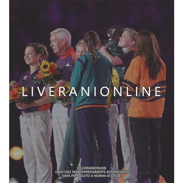 (120812) -- LONDON, Aug. 12, 2012 () -- Volunteers receive recognition of athletes at the Closing Ceremony of the London 2012 Olympic Games at the Olympic Stadium in London, Britain, August 12, 2012. (/Shen Bohan) (zgp) ©PHOTOSHOT/AGENZIA ALDO LIVERANI SAS - ITALY ONLY - CERIMONIA DI CHIUSURA DEI GIOCHI OLIMPICI, OLIMPIADI LONDRA 2012