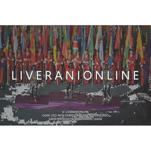 (120812) -- LONDON, Aug. 12, 2012 () -- Gold medalist Stephen Kiprotich (C) of Uganda, silver medalist Abel Kirui (L) of Kenya, and bronze medalist Wilson Kipsang Kiprotich of Kenya pose at the awarding ceremony of men\'s marathon event at the Closing Ceremony of the London 2012 Olympic Games at the Olympic Stadium in London, Britain, August 12, 2012. (/Wang Qingqin) (zgp) ©PHOTOSHOT/AGENZIA ALDO LIVERANI SAS - ITALY ONLY - CERIMONIA DI CHIUSURA DEI GIOCHI OLIMPICI, OLIMPIADI LONDRA 2012