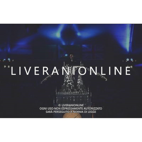 (120812) -- LONDON, Aug. 12, 2012 () -- Photo taken on August 12, 2012 shows British actor Timothy Spall poses as late former prime minister Winston Churchill at the top of a replica of the tower housing Big Ben during the closing ceremony of the London 2012 Olympic Games at the Olympic Stadium in London, Britain. (/Guo Yong) (lm) ©PHOTOSHOT/AGENZIA ALDO LIVERANI SAS - ITALY ONLY - CERIMONIA DI CHIUSURA DEI GIOCHI OLIMPICI, OLIMPIADI LONDRA 2012