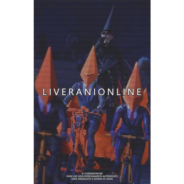 (120812) -- LONDON, Aug. 12, 2012 () -- Photo taken on August 12, 2012 shows the performance during the closing ceremony of the London 2012 Olympic Games at the Olympic Stadium in London, Britain. (/Gesang Dawa) (lm) ©PHOTOSHOT/AGENZIA ALDO LIVERANI SAS - ITALY ONLY - CERIMONIA DI CHIUSURA DEI GIOCHI OLIMPICI, OLIMPIADI LONDRA 2012