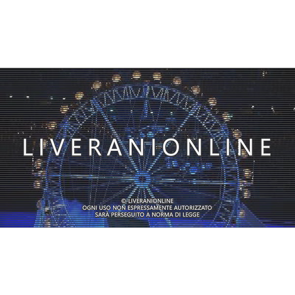 (120812) -- LONDON, Aug. 12, 2012 () -- Photo taken on August 12, 2012 shows the art performance at the Closing Ceremony of the London 2012 Olympic Games at the Olympic Stadium in London, Britain. (/Wang Qingqin) (zgp) ©PHOTOSHOT/AGENZIA ALDO LIVERANI SAS - ITALY ONLY - CERIMONIA DI CHIUSURA DEI GIOCHI OLIMPICI, OLIMPIADI LONDRA 2012