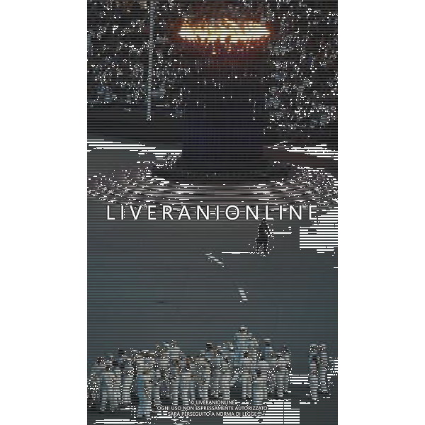 (120812) -- LONDON, Aug. 12, 2012 () -- Actors enter the venue for the art performance of the Closing Ceremony of the London 2012 Olympic Games at the Olympic Stadium in London, Britain, August 12, 2012. (/Wang Qingqin) (zgp) ©PHOTOSHOT/AGENZIA ALDO LIVERANI SAS - ITALY ONLY - CERIMONIA DI CHIUSURA DEI GIOCHI OLIMPICI, OLIMPIADI LONDRA 2012