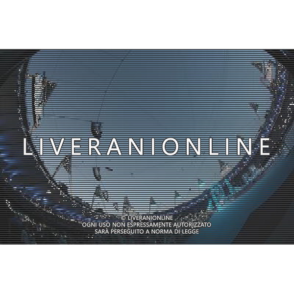 (120812) -- LONDON, Aug. 12, 2012 () -- Actors enter the venue for art performance at the Closing Ceremony of the London 2012 Olympic Games at the Olympic Stadium in London, Britain, August 12, 2012. (/Shen Bohan) (zgp) ©PHOTOSHOT/AGENZIA ALDO LIVERANI SAS - ITALY ONLY - CERIMONIA DI CHIUSURA DEI GIOCHI OLIMPICI, OLIMPIADI LONDRA 2012