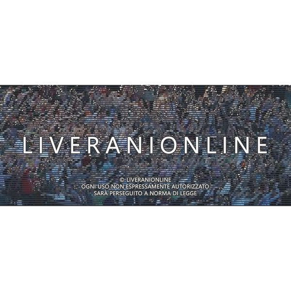 (120812) -- LONDON, Aug. 12, 2012 () -- The spectators interact with performers during the pre-show of the Closing Ceremony of the London 2012 Olympic Games at the Olympic Stadium in London, Britain, August 12, 2012. (/Shen Bohan) (zgp) ©PHOTOSHOT/AGENZIA ALDO LIVERANI SAS - ITALY ONLY - CERIMONIA DI CHIUSURA DEI GIOCHI OLIMPICI, OLIMPIADI LONDRA 2012