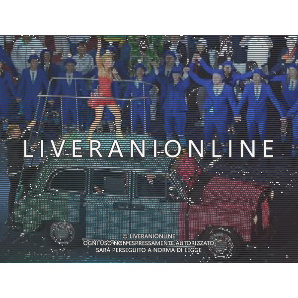 (120812) -- LONDON, Aug. 12, 2012 () -- Photo taken on August 12, 2012 shows the art performance at the Closing Ceremony of the London 2012 Olympic Games at the Olympic Stadium in London, Britain. (/Wang Qingqin) (zgp) ©PHOTOSHOT/AGENZIA ALDO LIVERANI SAS - ITALY ONLY - CERIMONIA DI CHIUSURA DEI GIOCHI OLIMPICI, OLIMPIADI LONDRA 2012