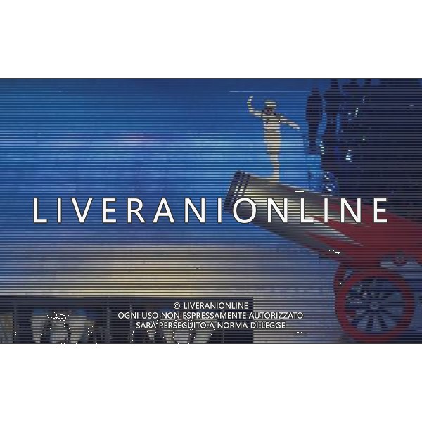 (120812) -- LONDON, Aug. 12, 2012 () -- Photo taken on August 12, 2012 shows the art performance at the Closing Ceremony of the London 2012 Olympic Games at the Olympic Stadium in London, Britain. (/Wang Qingqin) (zgp) ©PHOTOSHOT/AGENZIA ALDO LIVERANI SAS - ITALY ONLY - CERIMONIA DI CHIUSURA DEI GIOCHI OLIMPICI, OLIMPIADI LONDRA 2012