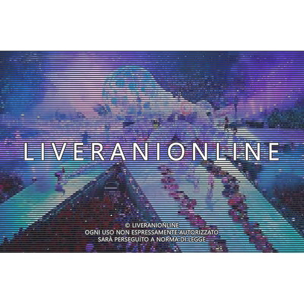 (120812) -- LONDON, Aug. 12, 2012 () -- Photo taken on August 12, 2012 shows the performance of the Closing Ceremony of the London 2012 Olympic Games at the Olympic Stadium in London, Britain. (/Ren Zhenglai) (zgp) ©PHOTOSHOT/AGENZIA ALDO LIVERANI SAS - ITALY ONLY - CERIMONIA DI CHIUSURA DEI GIOCHI OLIMPICI, OLIMPIADI LONDRA 2012