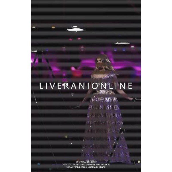 (120812) -- LONDON, Aug. 12, 2012 () -- Photo taken on August 12, 2012 shows a super model performing at the Closing Ceremony of the London 2012 Olympic Games at the Olympic Stadium in London, Britain. (/Shen Bohan) (zgp) ©PHOTOSHOT/AGENZIA ALDO LIVERANI SAS - ITALY ONLY - CERIMONIA DI CHIUSURA DEI GIOCHI OLIMPICI, OLIMPIADI LONDRA 2012