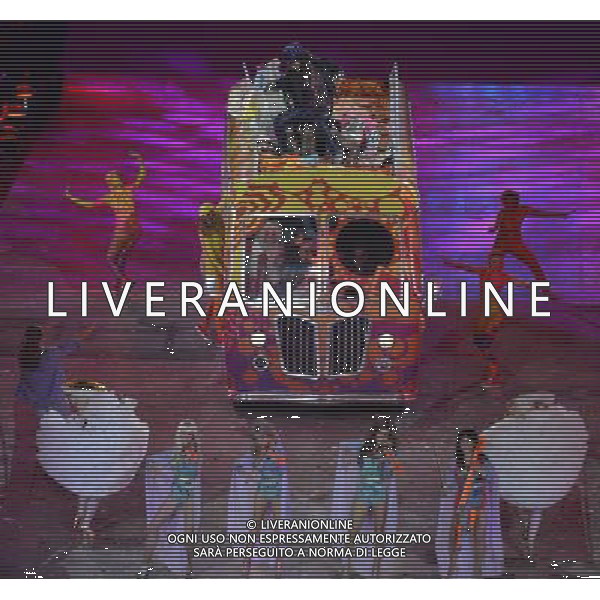 (120812) -- LONDON, Aug. 12, 2012 () -- Photo taken on August 12, 2012 shows the art performance at the Closing Ceremony of the London 2012 Olympic Games at the Olympic Stadium in London, Britain. (/Wang Qingqin) (zgp) ©PHOTOSHOT/AGENZIA ALDO LIVERANI SAS - ITALY ONLY - CERIMONIA DI CHIUSURA DEI GIOCHI OLIMPICI, OLIMPIADI LONDRA 2012