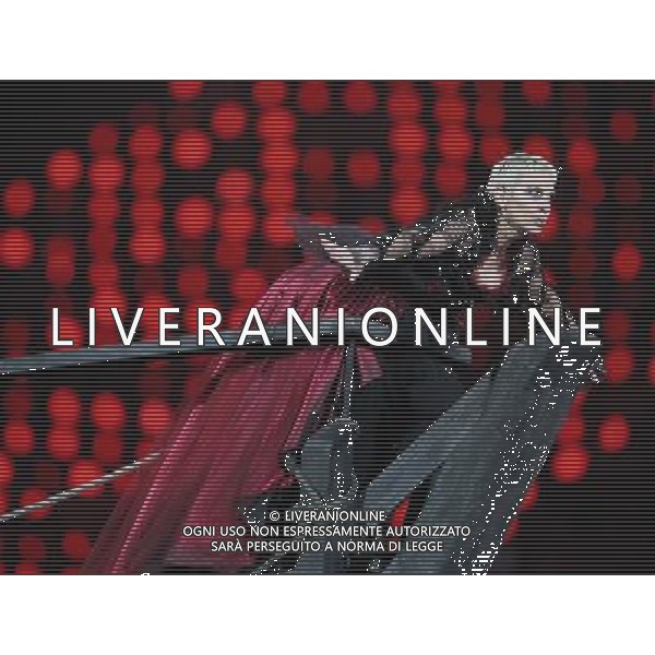 (120812) -- LONDON, Aug. 12, 2012 () -- Photo taken on August 12, 2012 shows Annie Lennox performing at the Closing Ceremony of the London 2012 Olympic Games at the Olympic Stadium in London, Britain. (/Shen Bohan) (zgp) ©PHOTOSHOT/AGENZIA ALDO LIVERANI SAS - ITALY ONLY - CERIMONIA DI CHIUSURA DEI GIOCHI OLIMPICI, OLIMPIADI LONDRA 2012