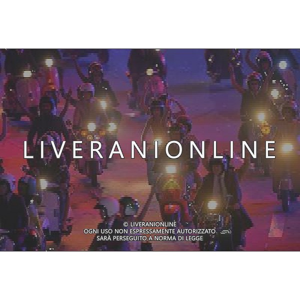 (120812) -- LONDON, Aug. 12, 2012 () -- Photo taken on August 12, 2012 shows the performance during the closing ceremony of the London 2012 Olympic Games at the Olympic Stadium in London, Britain. (/Cheng Min) (lm) ©PHOTOSHOT/AGENZIA ALDO LIVERANI SAS - ITALY ONLY - CERIMONIA DI CHIUSURA DEI GIOCHI OLIMPICI, OLIMPIADI LONDRA 2012