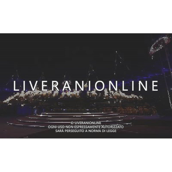 (120812) -- LONDON, Aug. 12, 2012 () -- Photo taken on August 12, 2012 shows the Olympic flame being extinguished gradually at the Closing Ceremony of the London 2012 Olympic Games at the Olympic Stadium in London, Britain. (/Shen Bohan) (zgp) ©PHOTOSHOT/AGENZIA ALDO LIVERANI SAS - ITALY ONLY - CERIMONIA DI CHIUSURA DEI GIOCHI OLIMPICI, OLIMPIADI LONDRA 2012