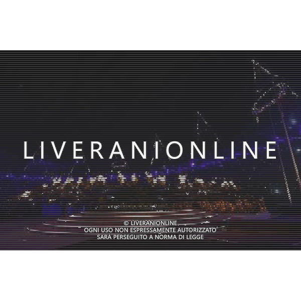 (120812) -- LONDON, Aug. 12, 2012 () -- Photo taken on August 12, 2012 shows the Olympic flame being extinguished gradually at the Closing Ceremony of the London 2012 Olympic Games at the Olympic Stadium in London, Britain. (/Shen Bohan) (zgp) ©PHOTOSHOT/AGENZIA ALDO LIVERANI SAS - ITALY ONLY - CERIMONIA DI CHIUSURA DEI GIOCHI OLIMPICI, OLIMPIADI LONDRA 2012