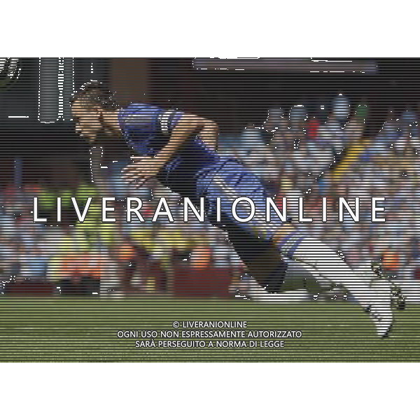 John Terry, the Captain of Chelsea used his head during the FA Community Shield between Chelsea and Manchester City at Villa Park in Birmingham on 12/08/2012. ©IPS Photo Agency.Thatched Cottage - Wretham - Thetford .Norfolk IP24 1RH - .TEL 01953 499403. -Personal mobile: 07973 308 835 . AG ALDO LIVERABI S A S ONLYITALY