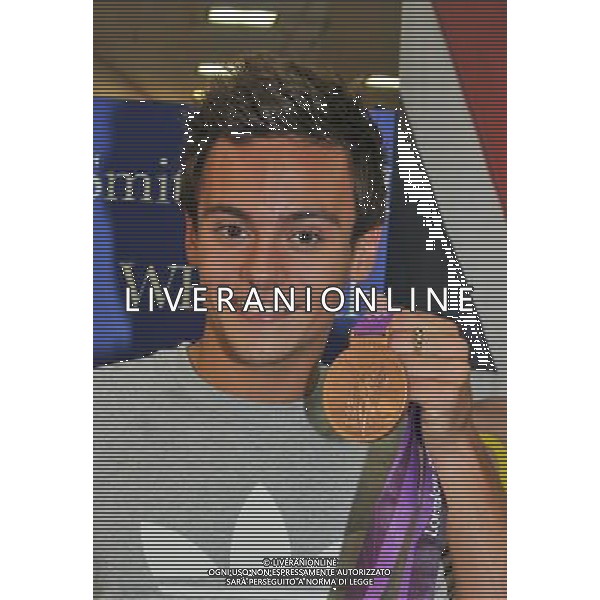 Tom Daley, Olympic diving Bronze medalist draws massive crowds to W H Smiths Criibbs Causeway Bristol, as he signs copies of his autobiography \' My Story\' . Date 17th August 2012 ©photoshot/Agenzia Aldo Liverani Sas - ITALY ONLY - Tom Daley, medaglia di bronzo campionae olimpico di immersioni mentre firma copie della sua autobiografia \'My Story\'. 17 Agosto 2012