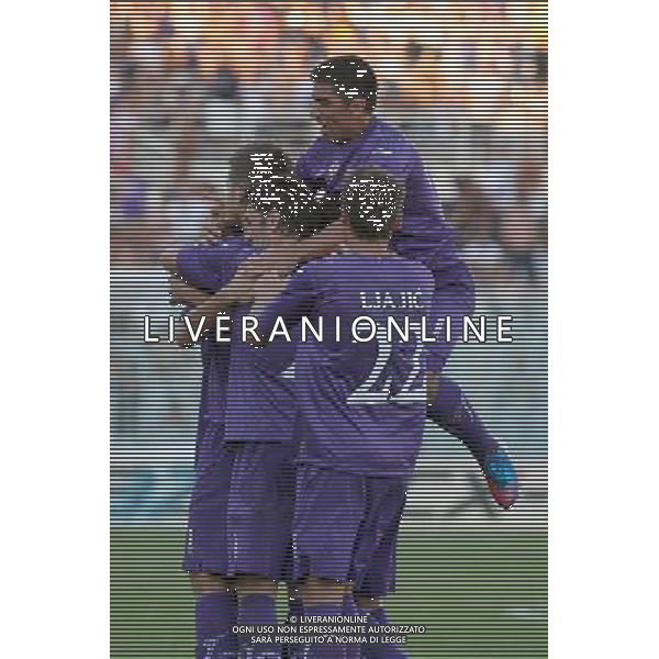 FIRENZE, 18 AGOSTO 2012 FIORENTINA NOVARA COPPA ITALIA 2012 2013 NELLA FOTO: ESULTANZA DELLA FIORENTINA DOPO IL GOL DEL 2-0 DI PASQUAL FOTO STEFANO D\'ERRICO/AG. ALDO LIVERANI S.A.S.
