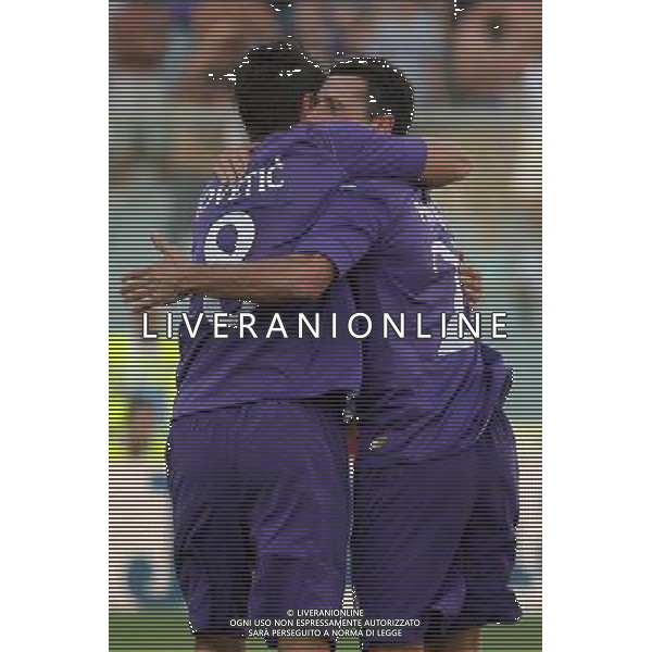FIRENZE, 18 AGOSTO 2012 FIORENTINA NOVARA COPPA ITALIA 2012 2013 NELLA FOTO: ESULTANZA DELLA FIORENTINA DOPO IL GOL DEL 2-0 DI PASQUAL FOTO STEFANO D\'ERRICO/AG. ALDO LIVERANI S.A.S.