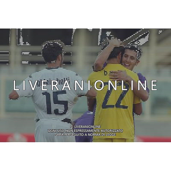 FIRENZE, 18 AGOSTO 2012 FIORENTINA NOVARA COPPA ITALIA 2012 2013 NELLA FOTO: ESULTANZA E ABBRACCIO FRA JOVETIC E BARDI A FINE PARTITA FOTO STEFANO D\'ERRICO/AG. ALDO LIVERANI S.A.S.