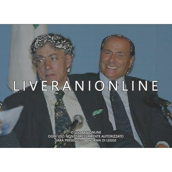 BRESCIA AUDITORIUM CALINI 05/06/2003 CANDIDATURA DI VIVIANA BECCALOSSI ALLE AMMINISTRATIVE SOSTENUTA DALLA CASA DELLE LIBERTA\' NELLA FOTO SILVIO BERLUSCONI E UMBERTO BOSSI FOTO FILIPPO VENEZIA/AGENZIA ALDO LIVERANI
