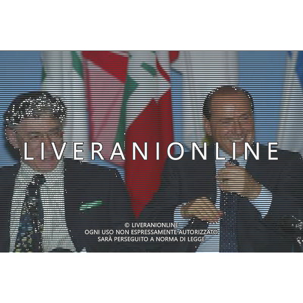 BRESCIA AUDITORIUM CALINI 05/06/2003 CANDIDATURA DI VIVIANA BECCALOSSI ALLE AMMINISTRATIVE SOSTENUTA DALLA CASA DELLE LIBERTA\' NELLA FOTO SILVIO BERLUSCONI E UMBERTO BOSSI FOTO FILIPPO VENEZIA/AGENZIA ALDO LIVERANI