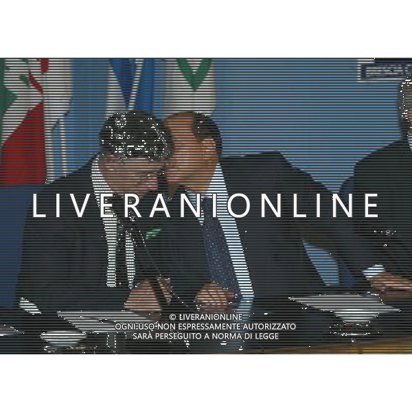 BRESCIA AUDITORIUM CALINI 05/06/2003 CANDIDATURA DI VIVIANA BECCALOSSI ALLE AMMINISTRATIVE SOSTENUTA DALLA CASA DELLE LIBERTA\' NELLA FOTO SILVIO BERLUSCONI E UMBERTO BOSSI FOTO FILIPPO VENEZIA/AGENZIA ALDO LIVERANI