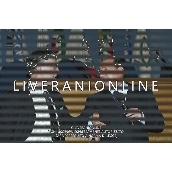 BRESCIA AUDITORIUM CALINI 05/06/2003 CANDIDATURA DI VIVIANA BECCALOSSI ALLE AMMINISTRATIVE SOSTENUTA DALLA CASA DELLE LIBERTA\' NELLA FOTO SILVIO BERLUSCONI E UMBERTO BOSSI FOTO FILIPPO VENEZIA/AGENZIA ALDO LIVERANI