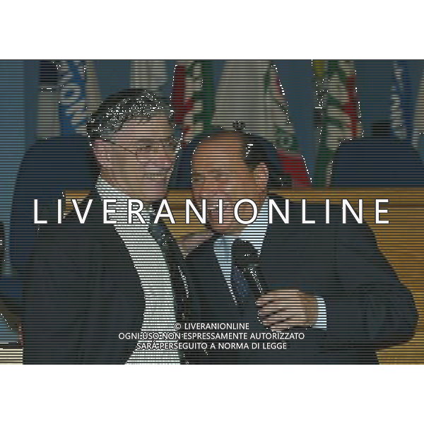 BRESCIA AUDITORIUM CALINI 05/06/2003 CANDIDATURA DI VIVIANA BECCALOSSI ALLE AMMINISTRATIVE SOSTENUTA DALLA CASA DELLE LIBERTA\' NELLA FOTO UMBERTO BOSSI E SILVIO BERLUSCONI FOTO FILIPPO VENEZIA/AGENZIA ALDO LIVERANI