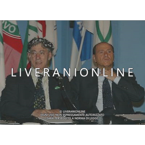 BRESCIA AUDITORIUM CALINI 05/06/2003 CANDIDATURA DI VIVIANA BECCALOSSI ALLE AMMINISTRATIVE SOSTENUTA DALLA CASA DELLE LIBERTA\' NELLA FOTO UMBERTO BOSSI E SILVIO BERLUSCONI FOTO FILIPPO VENEZIA/AGENZIA ALDO LIVERANI