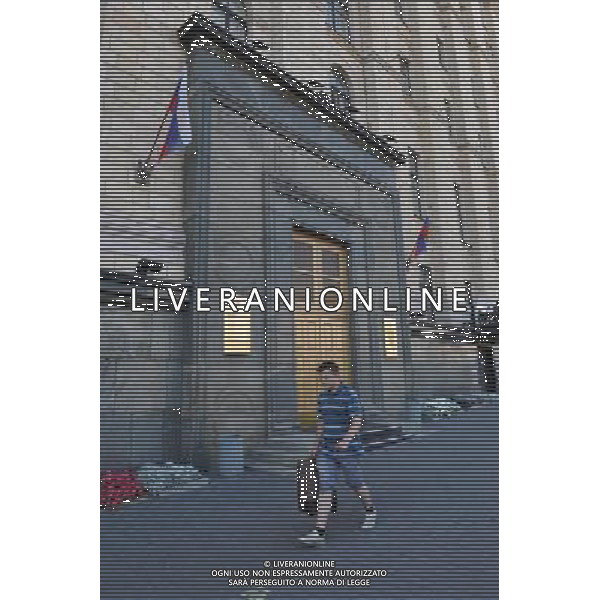 (120822) -- MOSCOW, Aug. 22, 2012 () -- A man passes by the Russian Ministry for Economic Development in Moscow, Aug. 22, 2012. Russia officially became the World Trade Organization\'s (WTO) 156th member Wednesday. (/Pavel) ©photoshot/AGENZIA ALDO LIVERANI SAS - ITALY ONLY - Vedute della citta\' di MOSCA, 22 agosto, 2012. La Russia e\' diventato ufficialmente il 156mo membro dell\'Organizzazione mondiale del commercio (OMC)