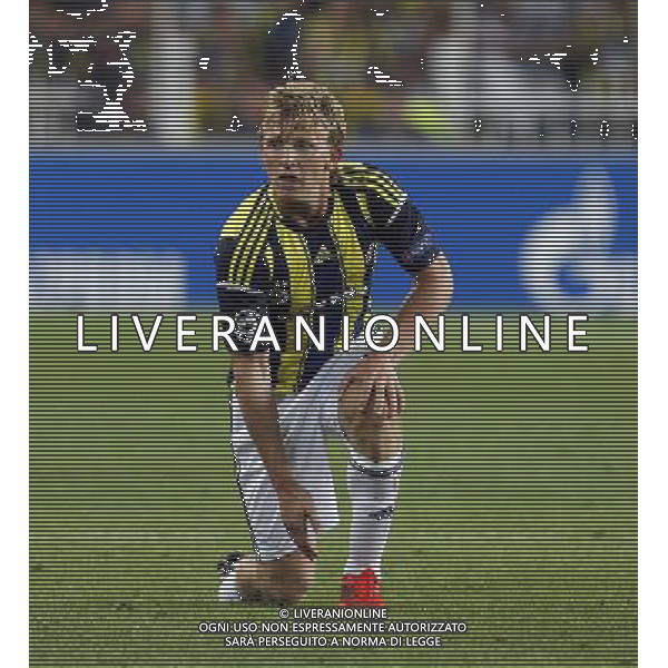 Champions League play off match between Fenerbahce and Spartak Moscow at Sukru Saracoglu Stadium in Istanbul, Turkey on 2012/08/29 Match Scored: Fenerbahce 1 - Spartak Moscow 1 Pictured: Dirk Kuyt of Fenerbahce. PHOTOSHOT/AG ALDO LIVERANI SAS - ITALY ONLY -