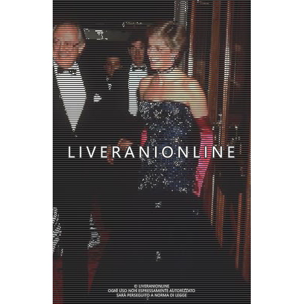  HRH PRINCESS OF WALES Attending the opening night of Andrew Lloyd Webber\'s new musical \'Phantom of the Opera\' wearing a navy blue tulle dance dress designed by Murray Arbeid COMPULSORY CREDIT: UPPA/Photoshot Photo CD 225016 09.10.1986 PHOTOSHOT/ALDO LIVERANI SAS - ITALY ONLY -