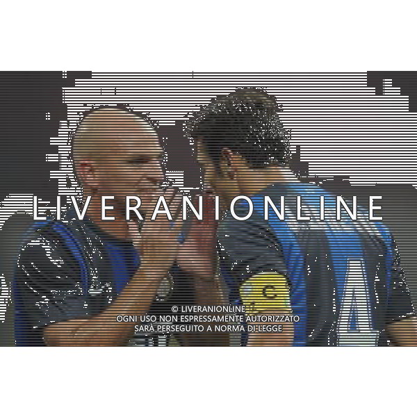 MILANO, 30-08-2012 / PRELIMINARE EUROPA LEAGUE INTER-VASLUI NELLA FOTO: ESTEBAN CAMBIASSO - JAVIER ZANETTI /AG ALDO LIVERANI SAS