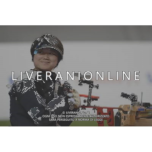 (120830) -- LONDON, Aug. 30, 2012 () -- Zhang Cuiping of China smiles after winning the Women\'s R2-10m Air Rifle Standing-SH1 shooting event at London 2012 Paralympic Games in London, Britain, on Aug. 30, 2012. Zhang took the gold medal with 500.9 rings. (/Li Jundong) (zc) /photoshot/AG ALDO LIVERANI SAS ITALY ONLY -