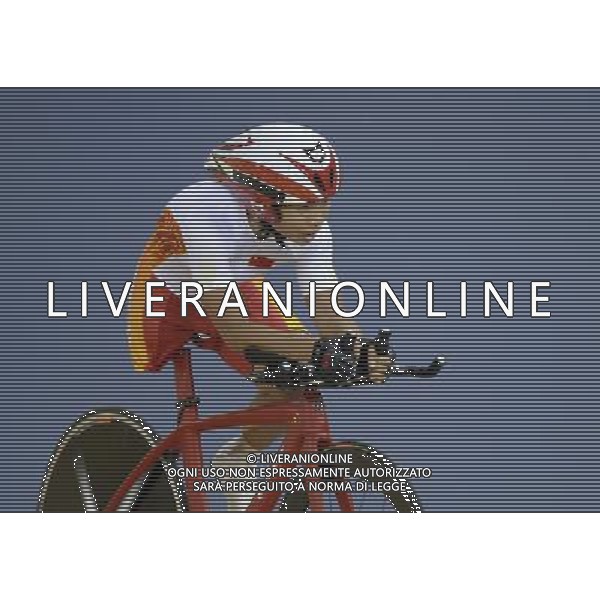(120831) -- LONDON, Aug. 31, 2012 () -- Gold medalist Zeng Sini of China competes during the women\'s individual C1-2-3 Pursuit final of the Cycling Track event at London 2012 Paralympic Games in London, Britain, Aug. 30, 2012. (/Wu Wei) /photoshot/AG ALDO LIVERANI SAS ITALY ONLY -
