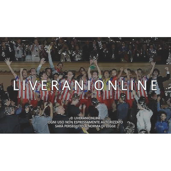 UEFA Supercup 2012 Montecarlo - 31.08.2012 Chelsea-Atletico Madrid Nella Foto:gabi alza la coppa /Ph.Vitez-Ag. Aldo Liverani