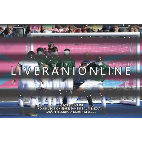 (120831) -- LONDON, Aug. 31, 2012 () -- Villeroux Frederic (L) of France shoots in the 5-a-side Football match between France and Brazil, at London 2012 Paralympic Games, in London, Britain, on Aug. 31, 2012. The match tied 0-0. (/Li Jundong) (cc) AG ALDO LIVERANI S A S ONLY ITALY