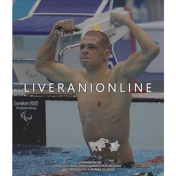 (120901) -- LONDON, Sept. 1, 2012 () -- Gold medalist Marc Evers of the Netherlands celebrates after the men\'s 100m backstroke S14 final at London 2012 Paralympic Games in London, Aug. 31, 2012. (/Yang Shiyao) AG ALDO LIVERANI S A S ONLY ITALY