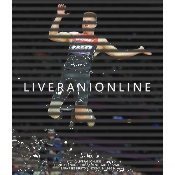 (120901) -- LONDON, Sept. 1, 2012 () -- Gold medalist Markus Rehm of Germany competes during the men\'s long jump F42/44 at London 2012 Paralympic Games in London, Aug. 31, 2012. (/Yang Lei) AG ALDO LIVERANI S A S ONLY ITALY