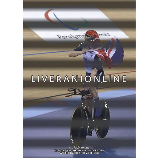 (120901) -- LONDON, Sept. 1, 2012 () -- Gold medalist Mark Lee Colbourne of Britain celebrates after the men\'s individual C1 Pursuit final at London 2012 Paralympic Games in London, Aug. 31, 2012. (/Wu Wei) AG ALDO LIVERANI S A S ONLY ITALY