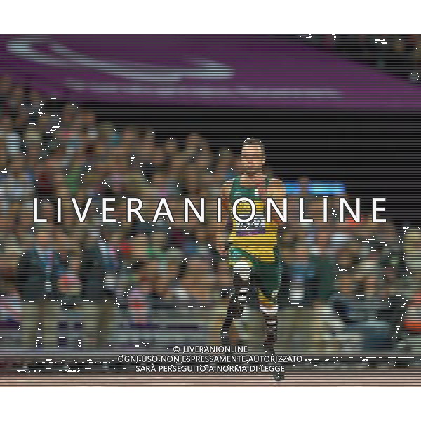 (120902) -- LONDON, Sept. 2, 2012 () -- Oscar Pistorius of South Africa competes in the Men\'s 200m - T44 athletics heat at London 2012 Paralympic Games in London, Britain, on Sept. 1, 2012. Pistorius set a new world record of 21.30 seconds and advanced to the next round. (/Lin Yiguang) (cc) AG ALDO LIVERANI S A S ONLY ITALY